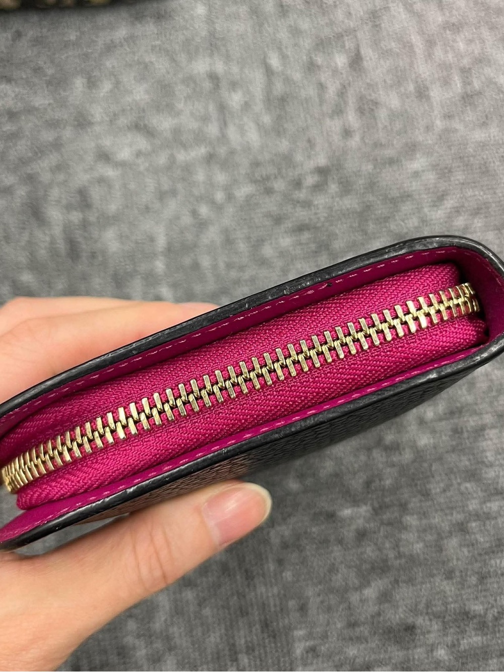Dior Black Leather Zip Wallet with Gold Hardware - Picture 2 of 4